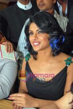 Priyanka Chopra at Alert India and Instiuti Callegari chartity dinner in Leela Hotel on 5th Nov 2009 (38).JPG